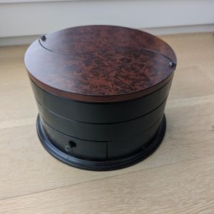 Jewelry box with jewelry